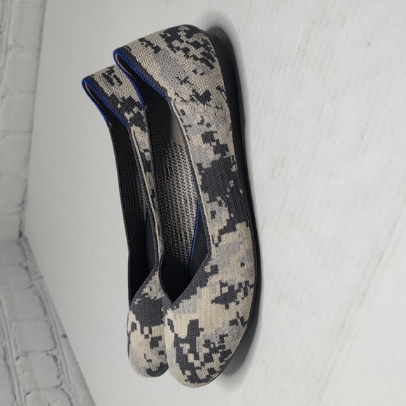 Rothys Retired Ash Grey Camo Round Toe Ballet Flats - Picture 4 of 9